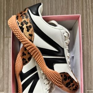 Leopard Accent Women's Sneakers